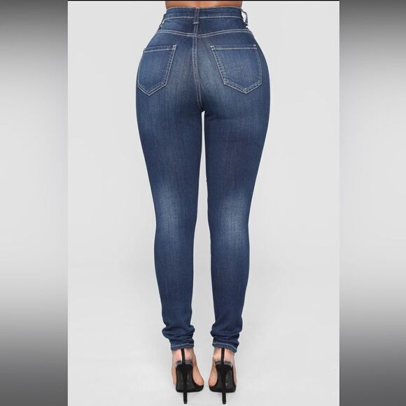 ⭐️Dark blue wash distressed High-Rise stretchy form fitting jeans - Picture 5 of 7